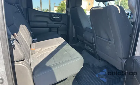 2021 Chevrolet Silverado C1500 Lt z USA, uszkodzony, nr VIN 1GCPWCED5MZ277819